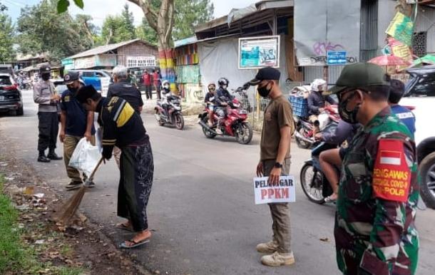 Gabungan Polsek Tamansari Giat Operasi Check Point