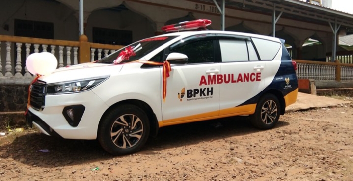 Anggota DPR RI Berikan Mobil Ambulance Untuk Yayasan