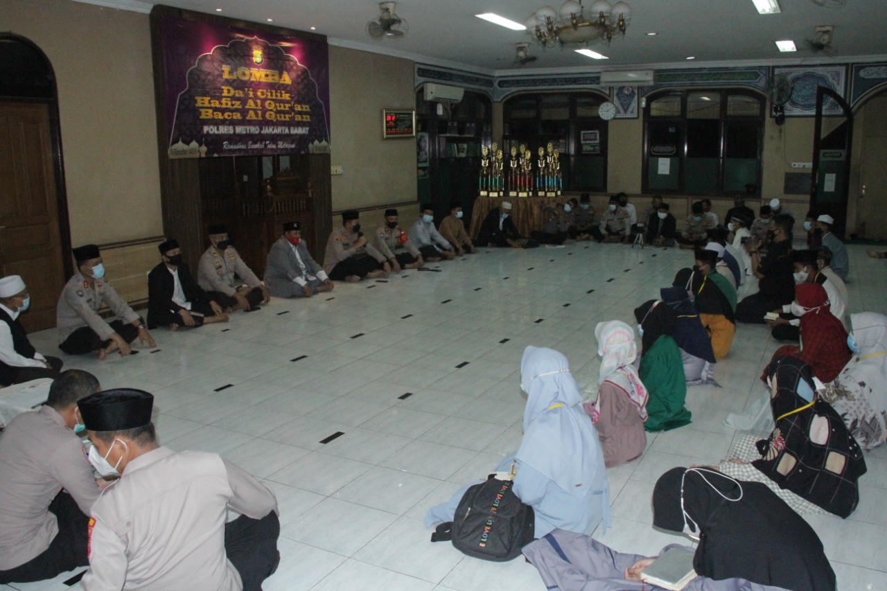 Semarakkan Ramadhan Barokah, Polres Metro Jakarta Barat Gelar Lomba Da'i Cilik, Hafiz Al qur'an dan baca al qur'an