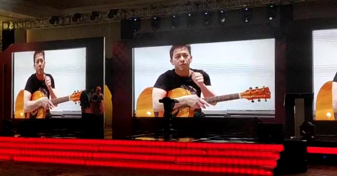 Ariel Noah Apresiasi Gitar Produk Unggulan Lapas Kelas III Rangkasbitung