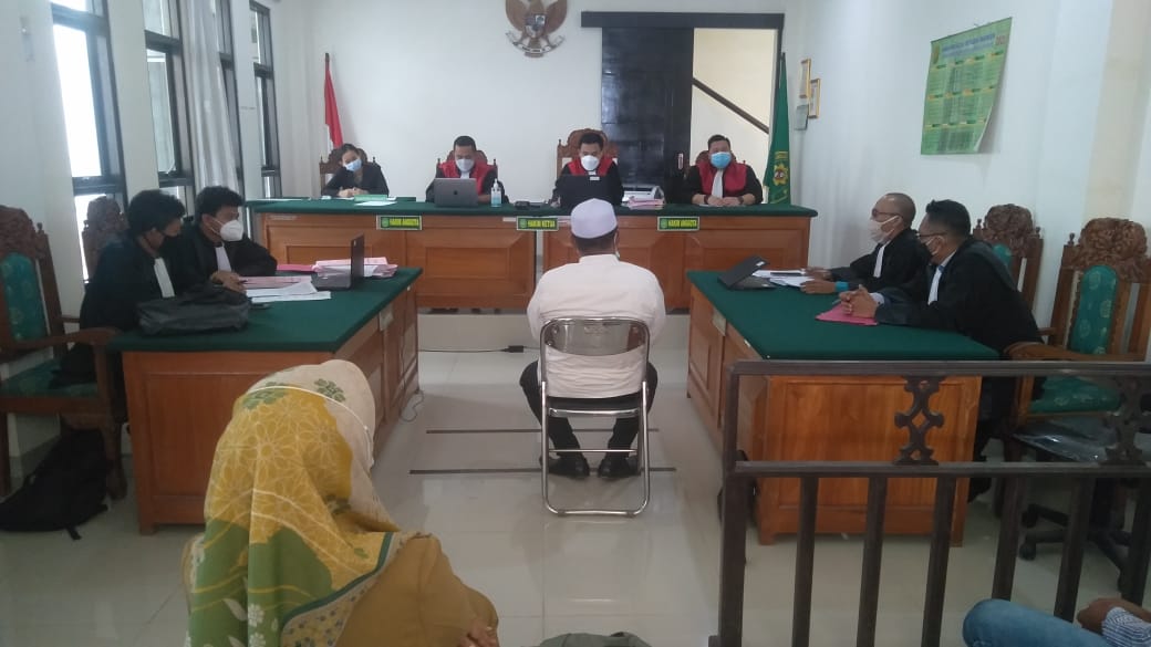 Pelaku Pengancam Menggunakan Senjata Api Jalani Sidang Pertama