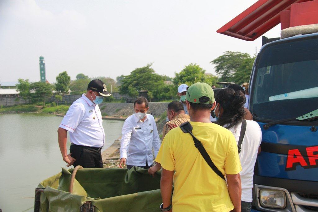 Wali Kota Bekasi Tinjau Uji Coba Mesin Penjernih Air