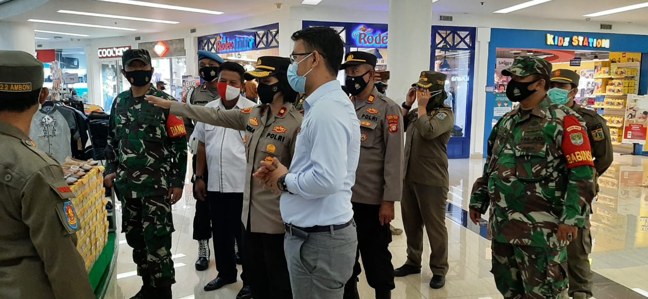 Gabungan Polsek Tanjung Duren Gelar Operasi Protoko Kesehatan Di Mall Citraland