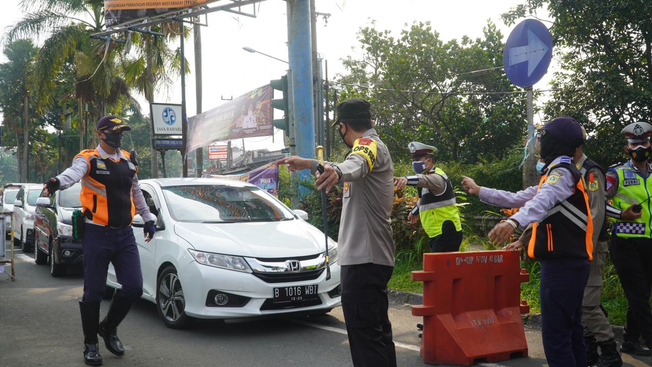 Pastikan Ops Ketupat Berjalan Dengan Baik, Wakapolda Jabar Cek Jalur Puncak