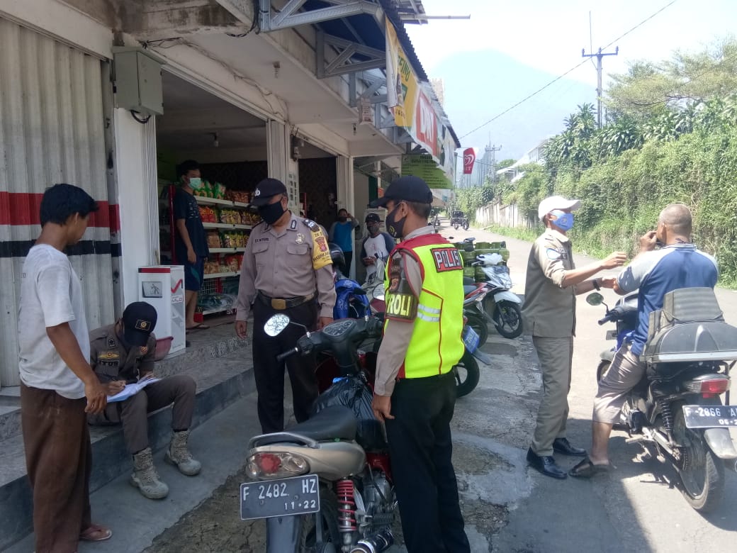 Dalam Upaya Pencegahan Penyebaran Covid-19 Polsek Taman Sari Giat Ops PPKM