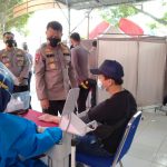 Kapolda Banten Tinjau Langsung Proses Vaksinasi Massal Di Polda Banten