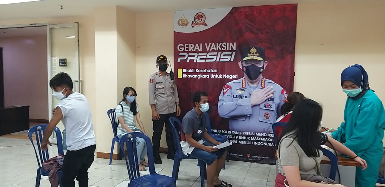 Gerai Vaksin Presisi Polsek Tanjung Duren, Sehari Terdata 200 Orang Tervaksinasi Covid-19