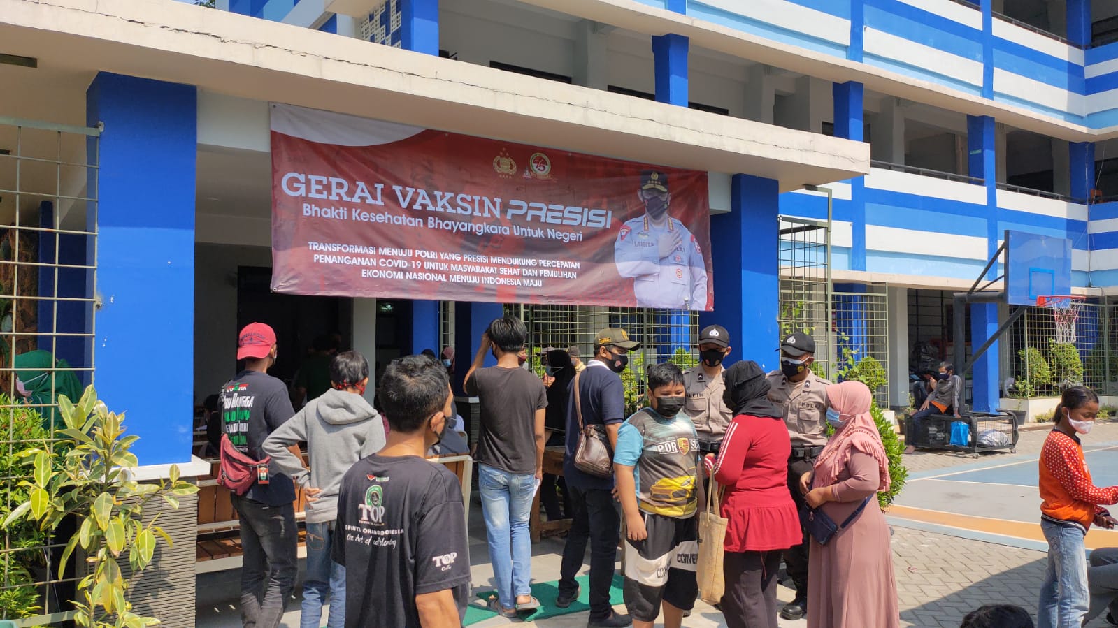 Polsek Tanjung Duren Gebrak "Gerai Vaksin Presisi" Di SMP Negeri 286 Tomang Jakarta Barat