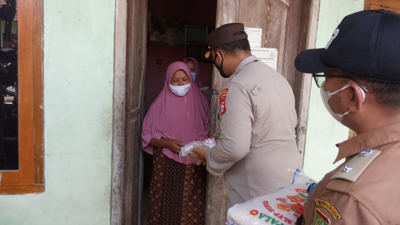 Ini Cara Kapolsek Pulo Merak Polres Cilegon Berikan Baksos