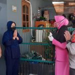 Gugur Jalankan Tugas Kemanusiaan Saat Pengamanan Program Vaksinasi Merdeka, Kapolres Metro Jakarta Barat dan Bhayangkari Beri Tali Asih