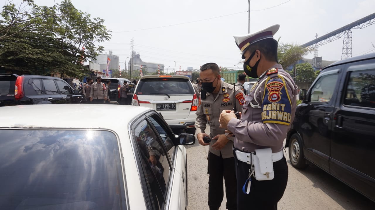 Polres Cilegon Polda Banten Laksanakan Pengecekan Pos Penyekatan Jalur Wisata