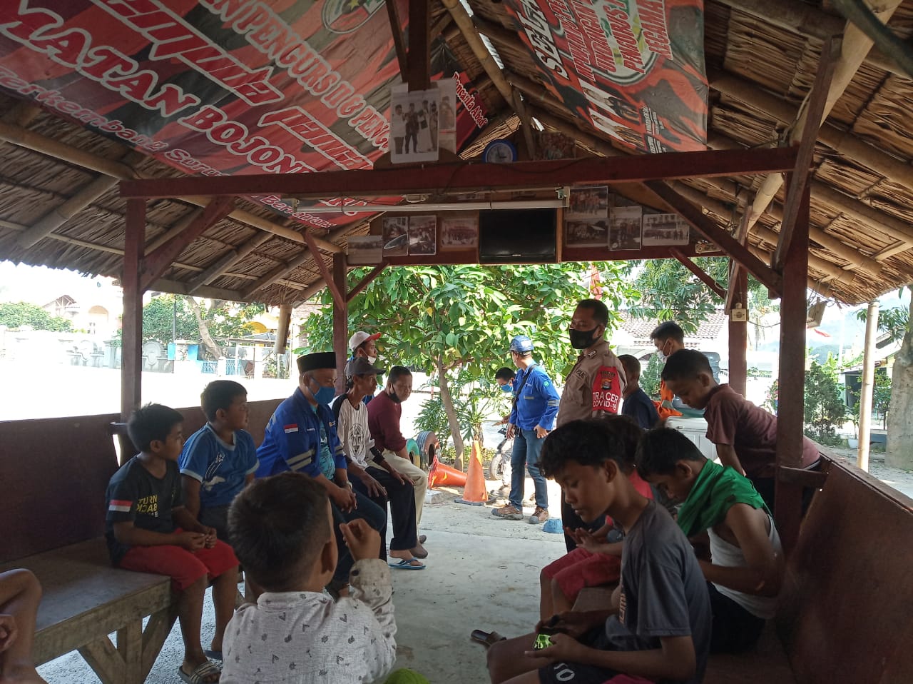 Polsek Bojonegara Polres Cilegon bersama PLN UPT Cilegon berikan Himbauan