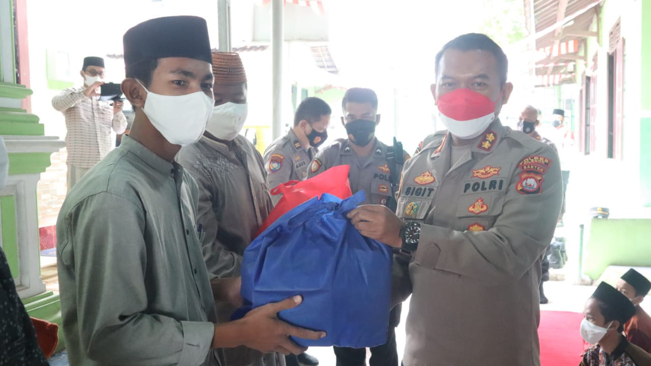 Kapolres Cilegon Polda Banten Anjang Sana ke Pondok Pesantren BANY SYAFII