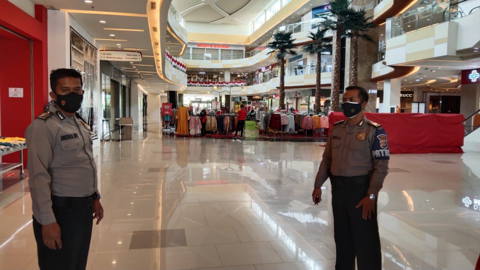 Dalam Rangka PPKM, Polsek Cileungsi Gelar Pengecekan Prokes di Metropolitan Mall Cileungsi