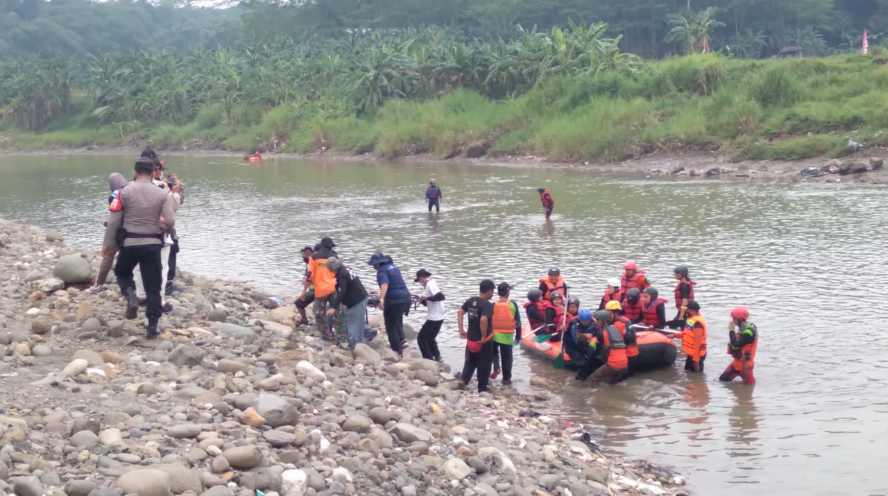 Antisipasi Bencana Alam, Polsek Gunung Putri Gelar Simulasi Penanggulangan Bencana