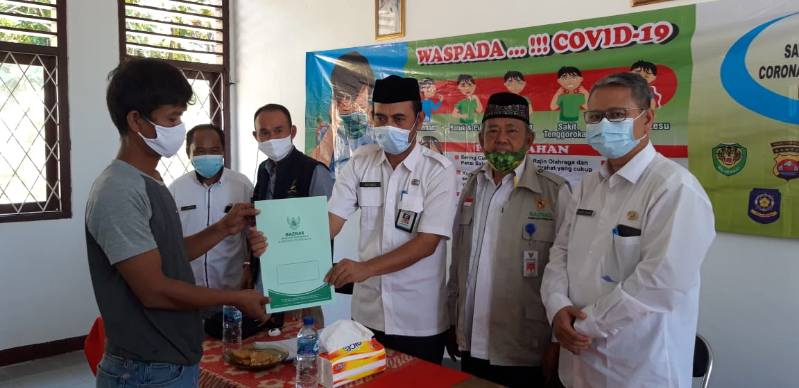 Baznas Pandeglang Bantu Korban Kebakaran Sebesar 15 Juta