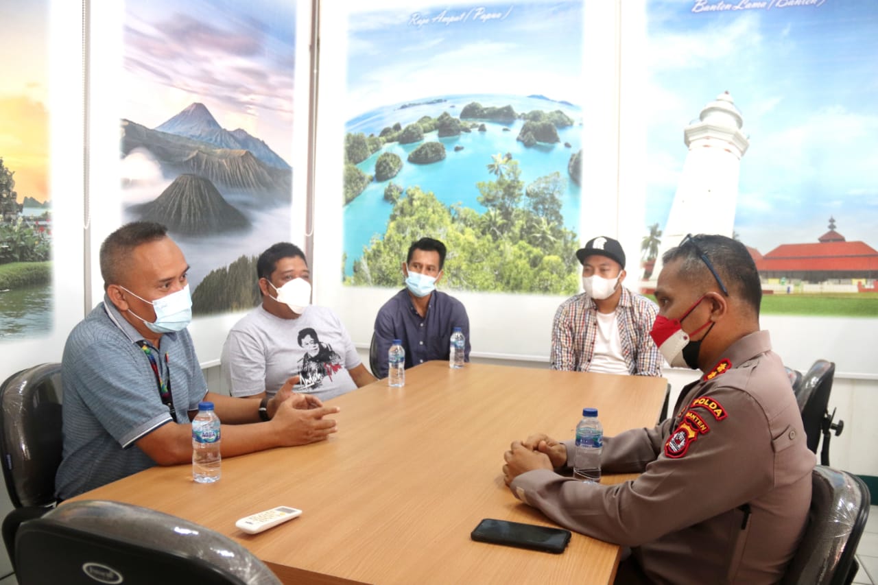 Jalin Silaturahmi, Kabidhumas Polda Banten Kunjungi Humas PT.Nikomas Gemilang