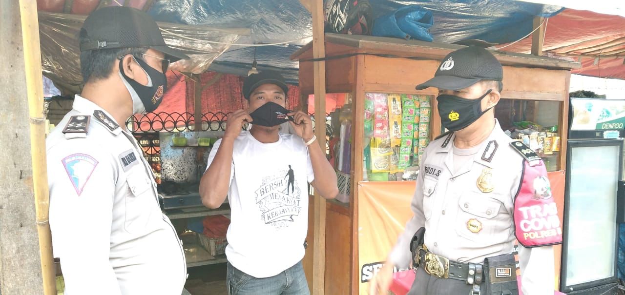 Kegiatan Ops PPKM Level 3 Gabungan di Pasar Perigi Mekar