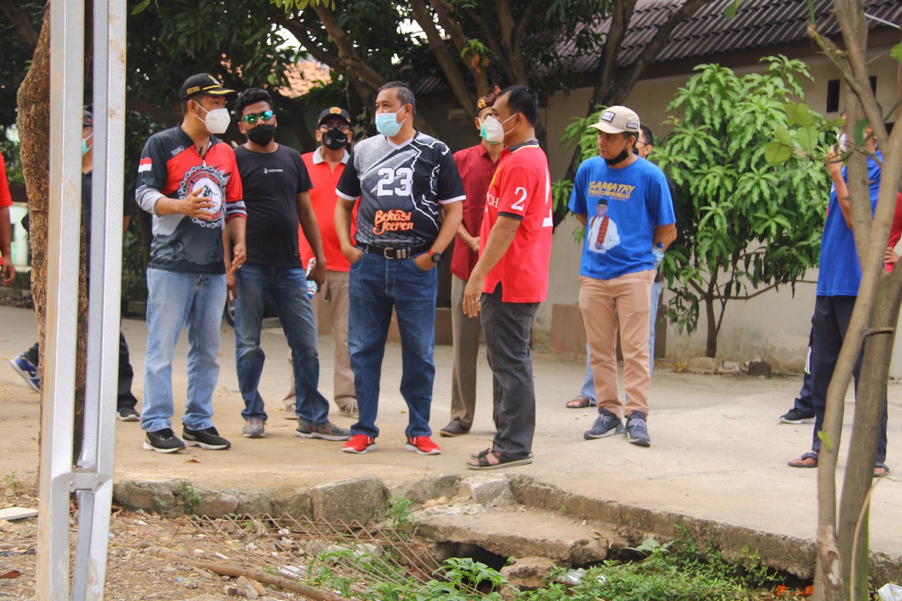 Usai Senam Sehat, Wakil Wali Kota Bekasi Tinjau Drainase Perum Griya Mustikasari