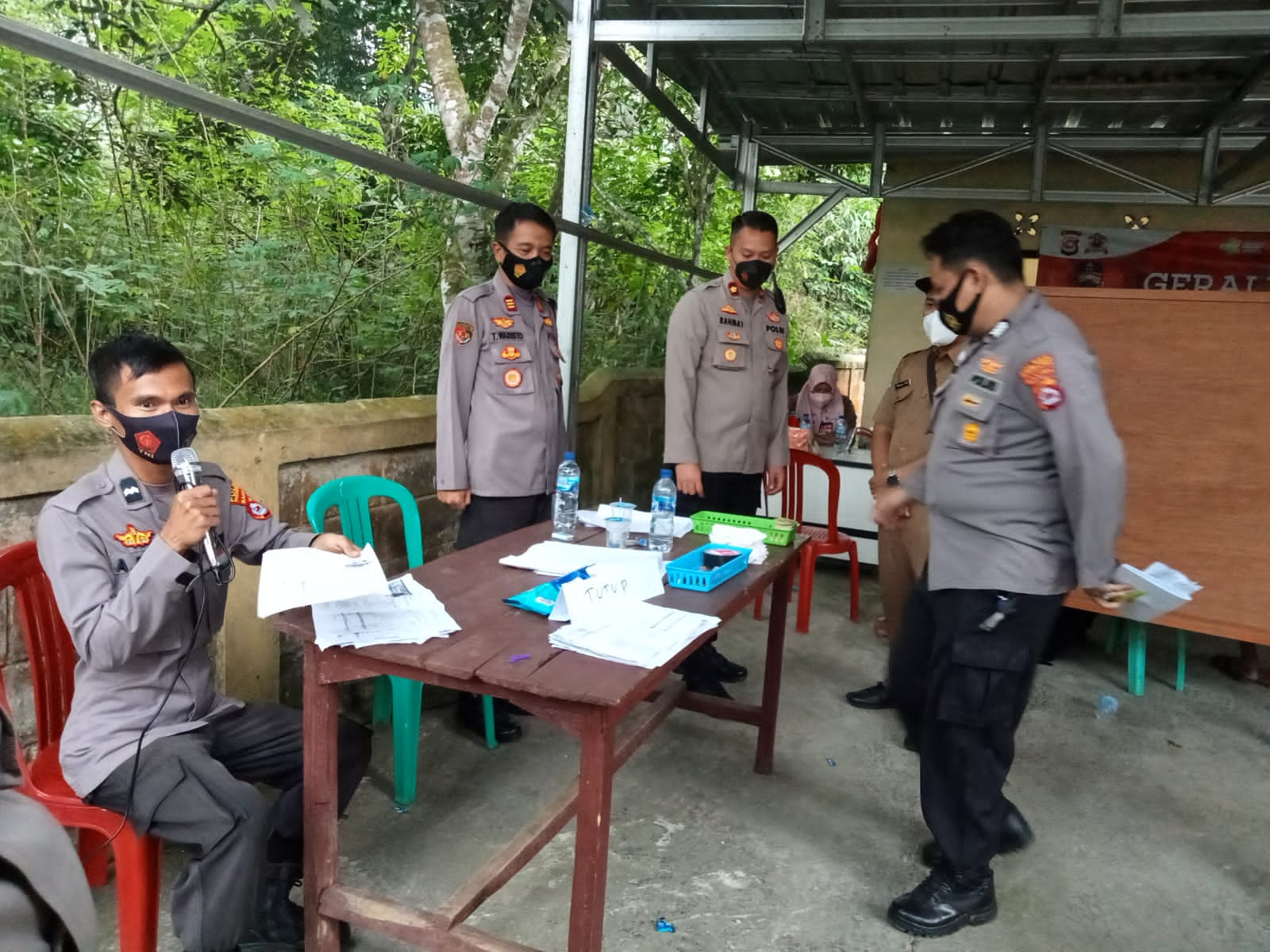 Polres Pandeglang Gelar Vaksinasi Serentak di 24 Polsek