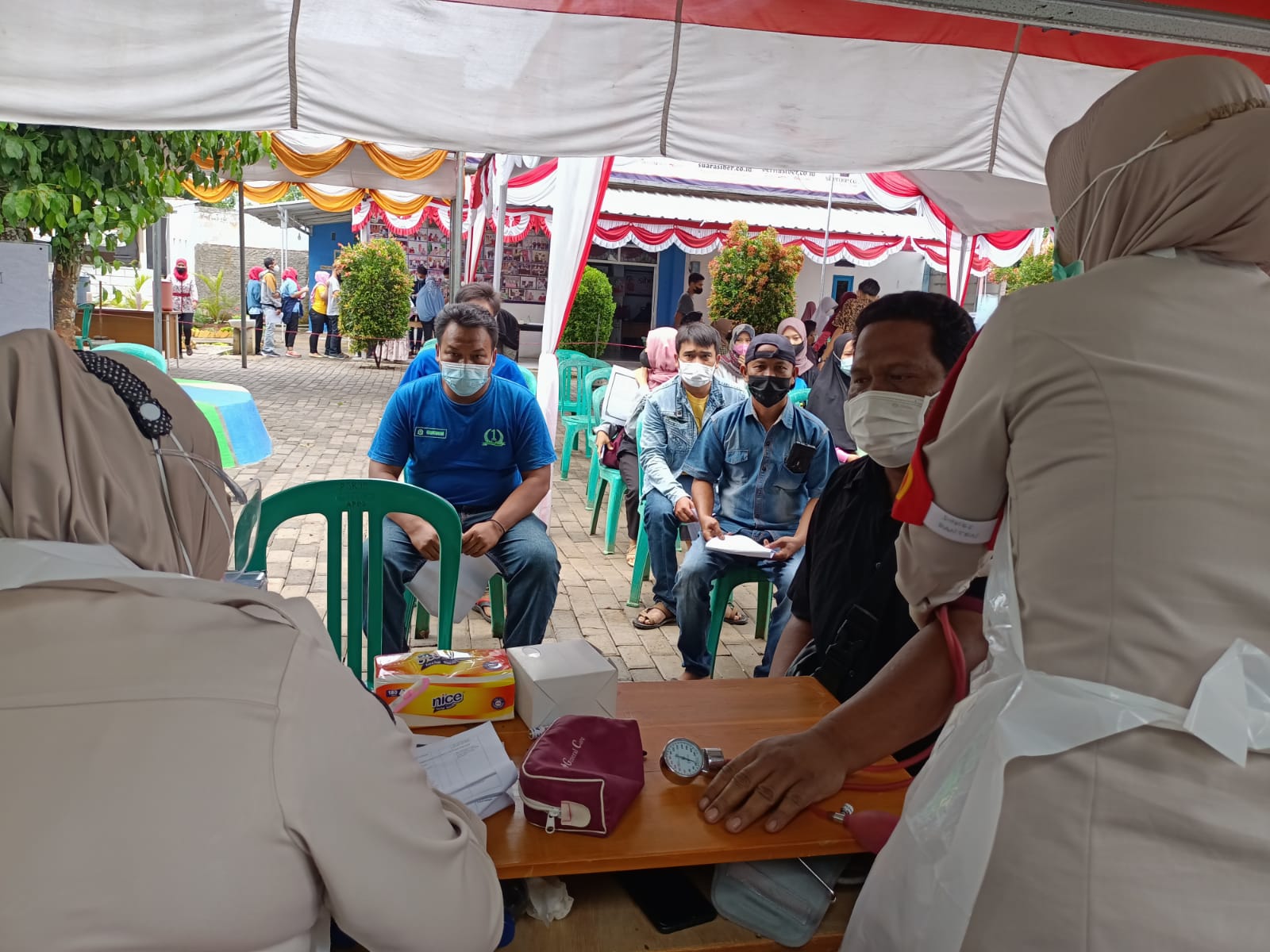 Ratusan Keluarga Besar Media Mitra Polda Banten Antusias Mengikuti Vaksinasi