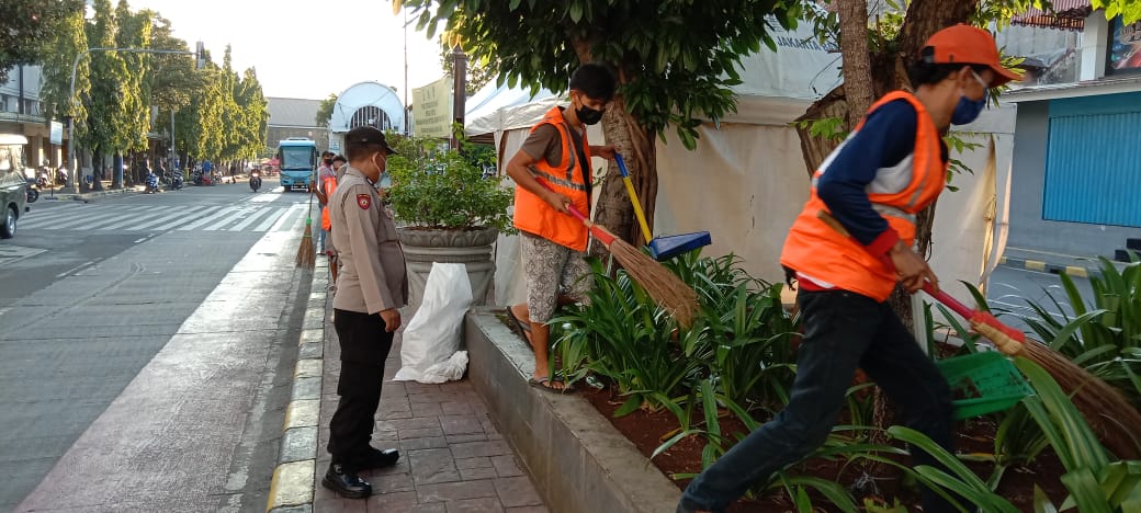 Cegah Penularan Covid-19, Tiga Pilar Taman Sari Gencar Edukasi Penggunaan Masker