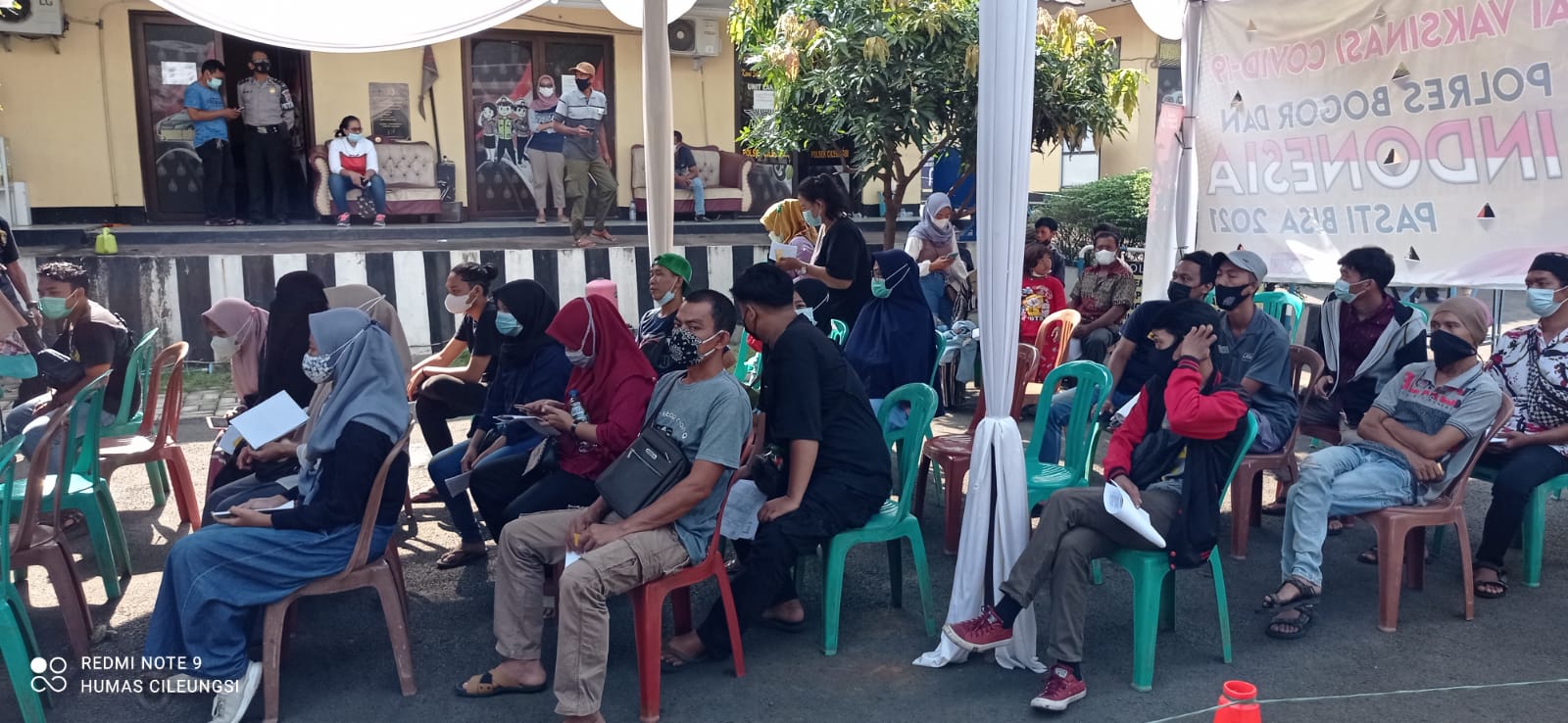 Masyarakat Cileungsi Antusias Ikuti Vaksinasi Massal Yang di Gelar Polsek Cileungsi