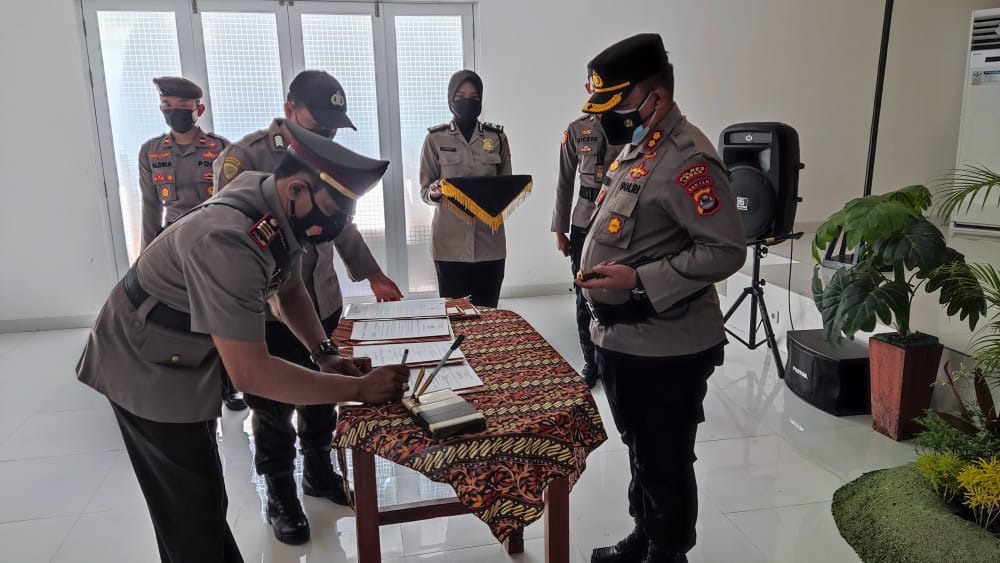 Jabatan Empat Kapolsek Jajaran Polres Lebak Resmi Diserah Terimakan