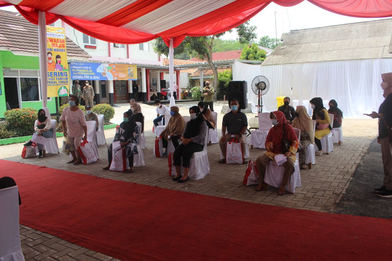 Presiden RI Tinjau Pelaksanaan Vaksinasi di Puskesmas Singandaru, Polda Banten Lakukan Pengamanan