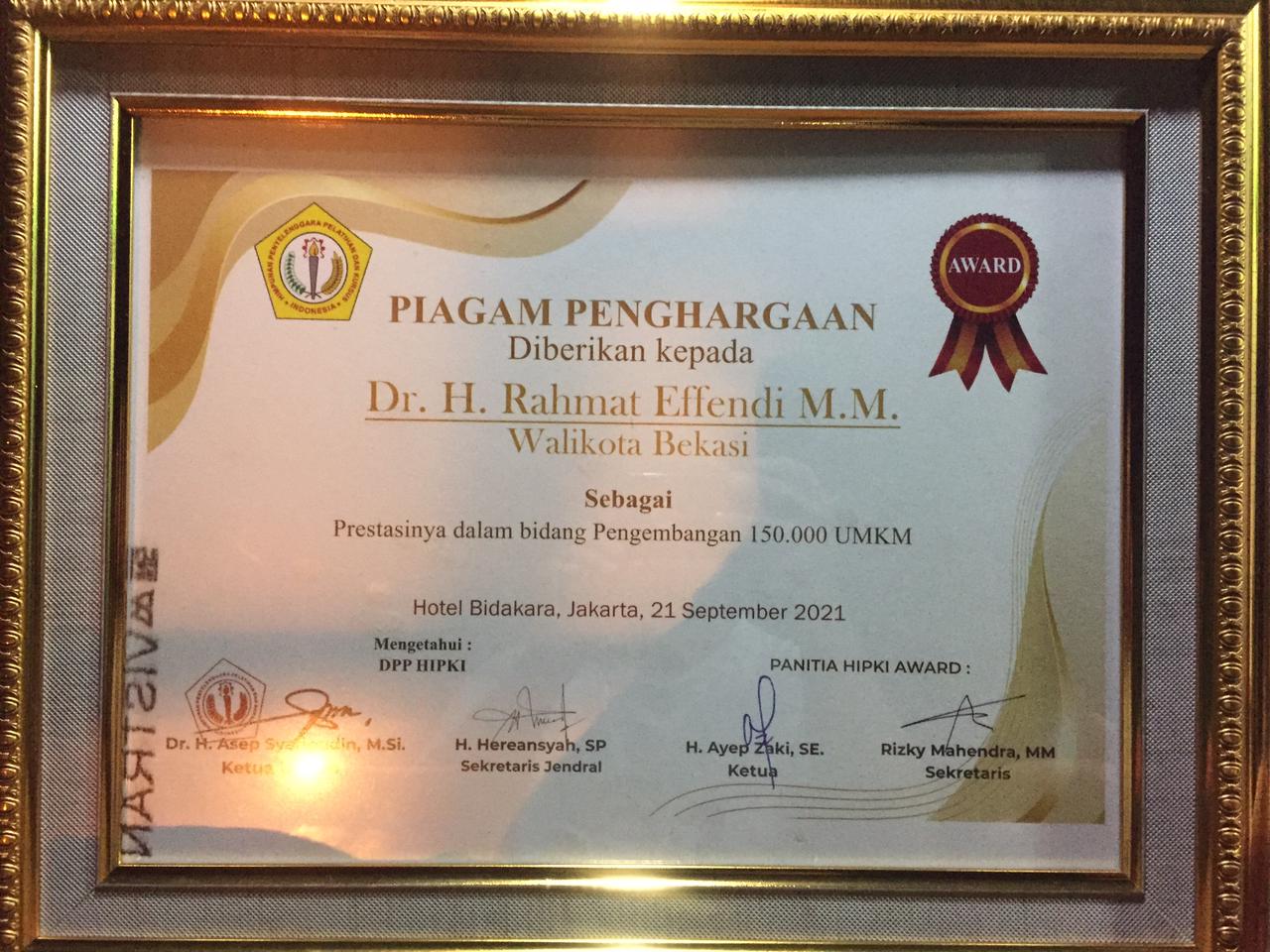 HIPKI Berikan Award Tertinggi Kepada Wali Kota Bekasi