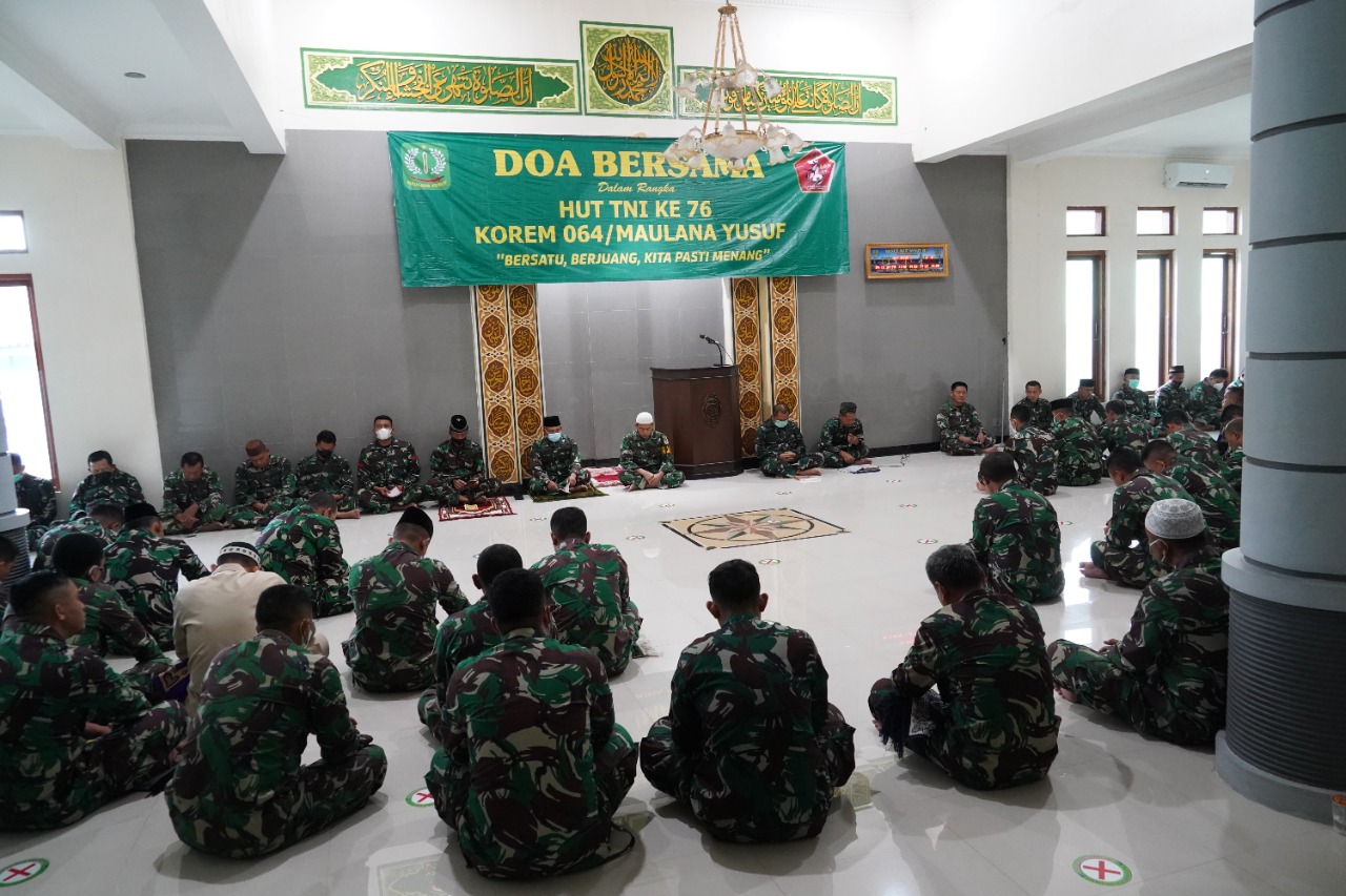 Jelang Puncak Peringatan HUT TNI Ke76 , Korem 064/MY Gelar Doa Bersama