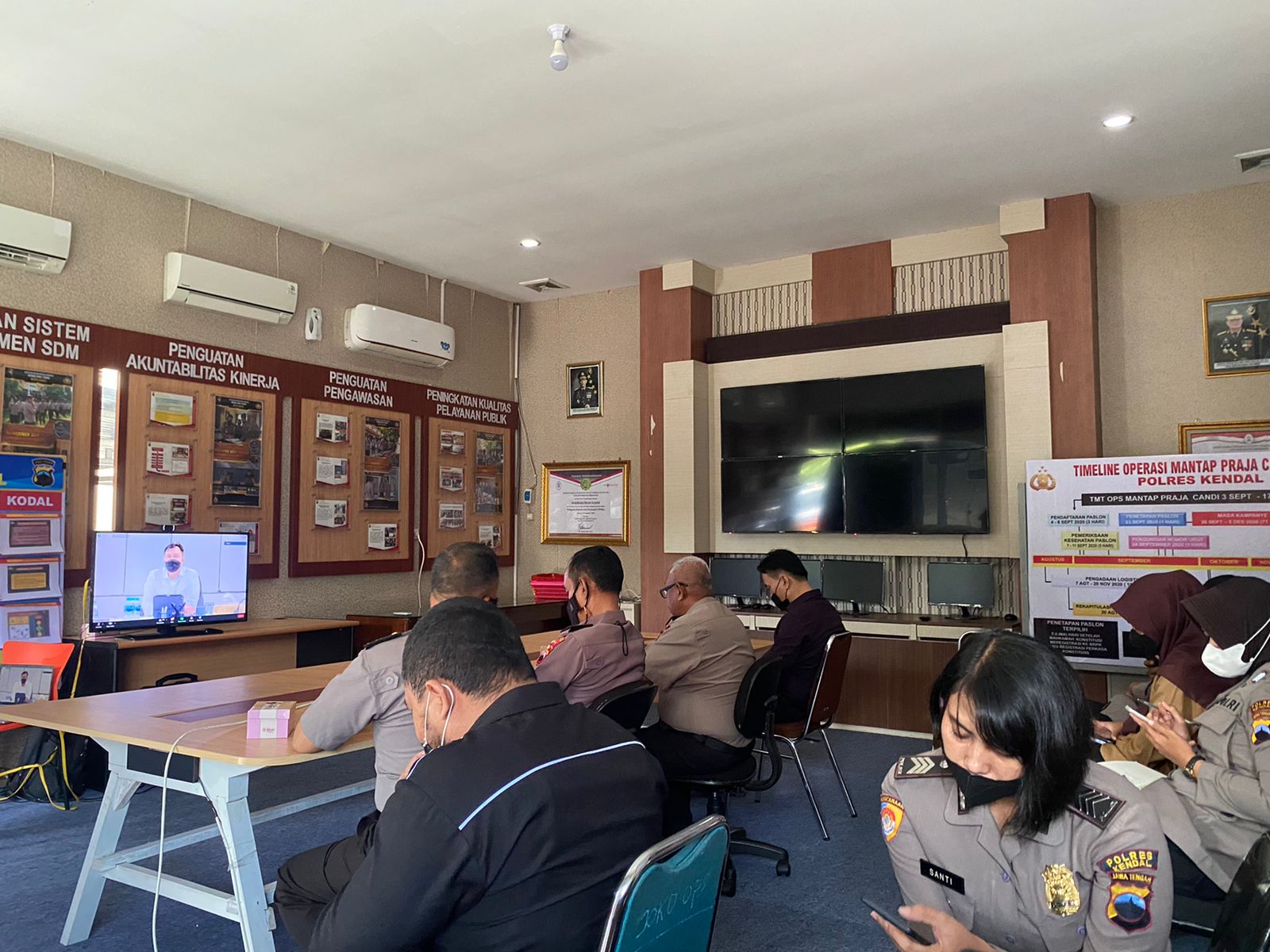 Polres Kendal Melaksanakan Zoom Meeting The Art Of Programming Mindset dan Persiapan Desk Evaluasi