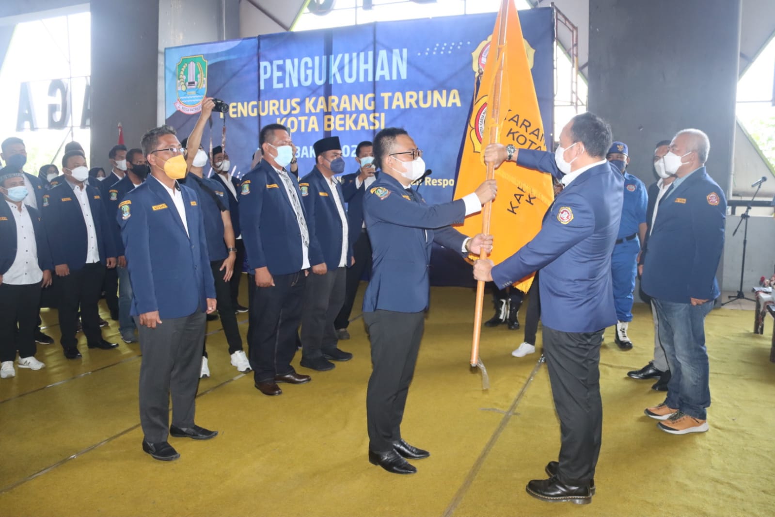 Pelantikan Pengurus Karang Taruna Kota Bekasi, Wali Kota Kobarkan Semangat Salam Kesetiakawanan Sosial