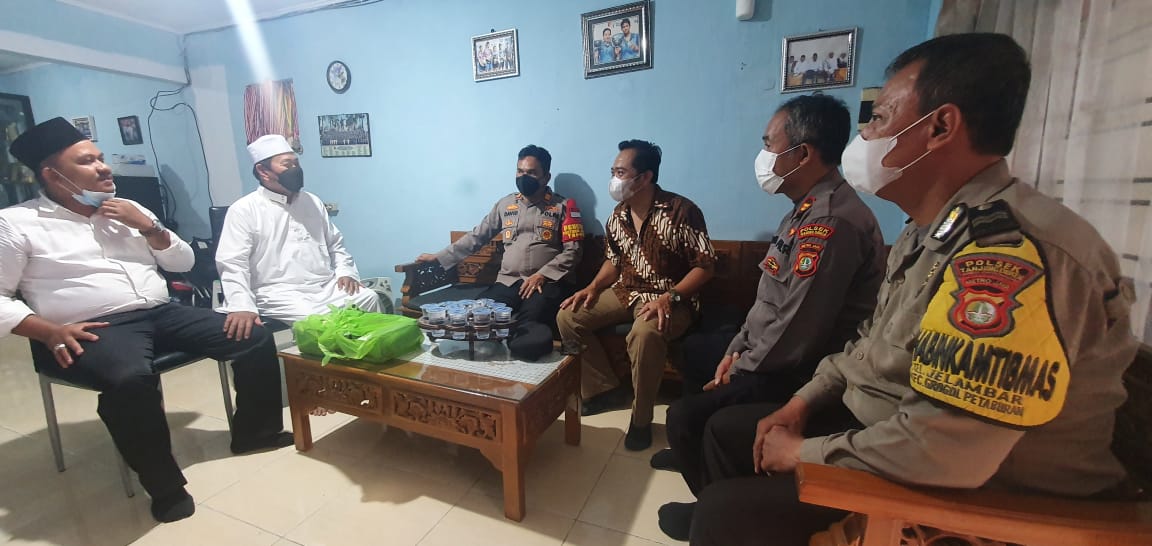 Sinergitas Polri Dengan Ulama, Polsek Tanjung Duren Kunjungi Tokoh NU Kec.Grogol Petamburan