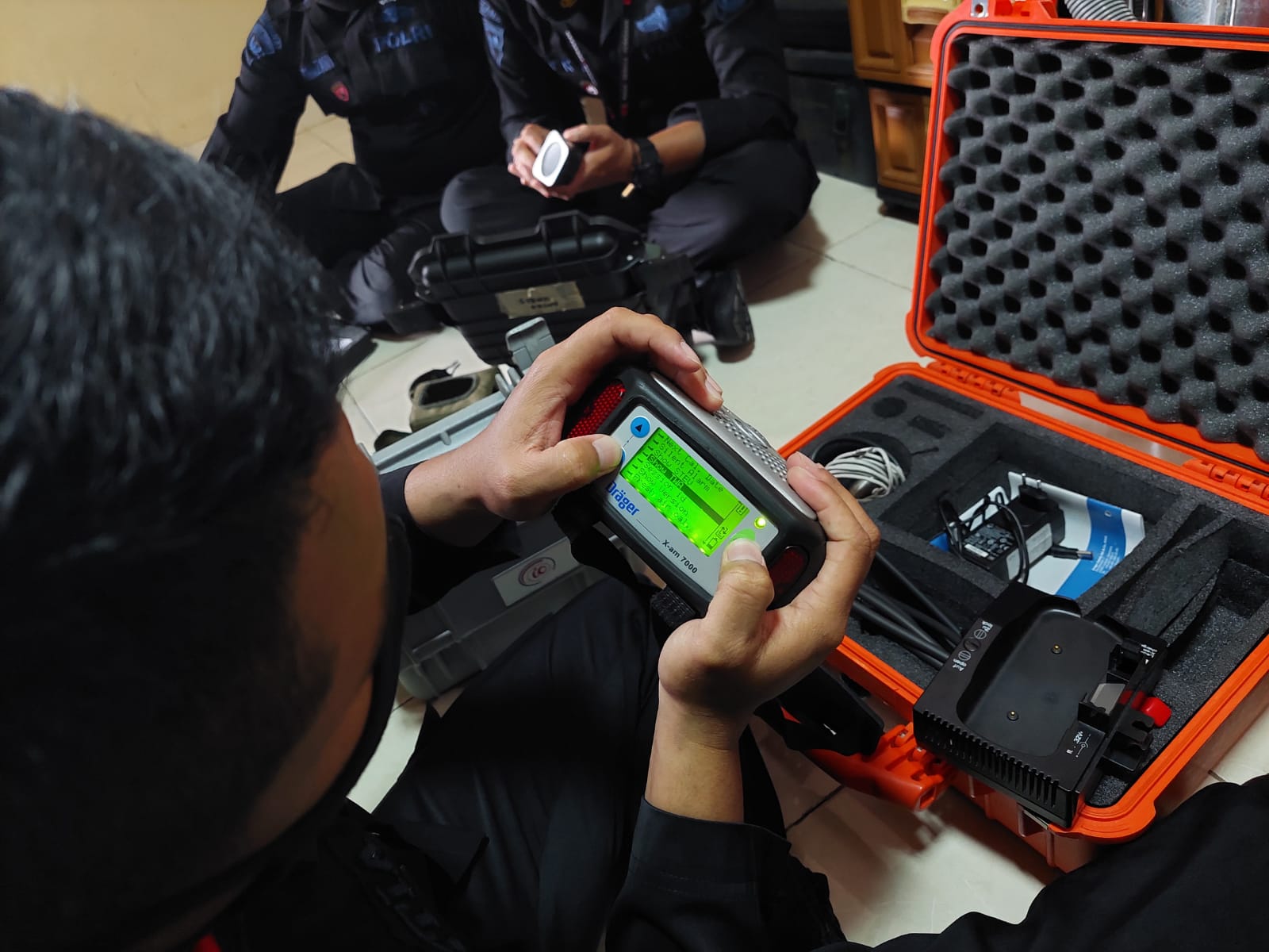 Tingkatkan Kemampuan, Personel Gegana Brimob Banten Gelar Latihan