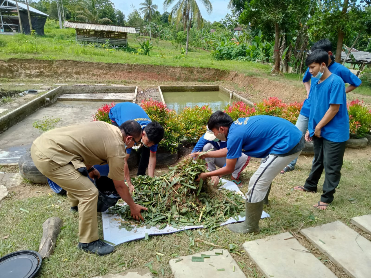 Praktek Kompetensi, WBP Lapas Rangkasbitung dilatih Membuat Pakan Ternak