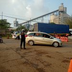 Dirsamapta Polda Banten : Polisi Berlakukan One Way Menuju Keluar Kawasan Pantai Anyer