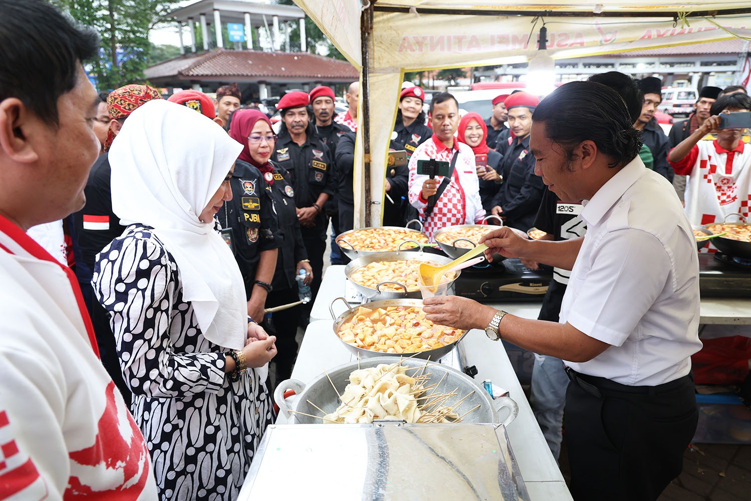 Pj Gubernur Banten Al Muktabar Dukung Festival Merah Putih Menjadi Langkah Pembangunan Ekonomi dan Seni Budaya