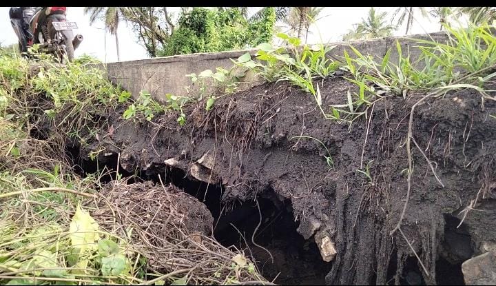 Sebagai Bentuk Kepedulian, Kepala Desa Panyaungan Cek Gorong-Gorong Jalan Nasional